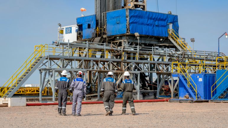 Barril criollo: subirán el piso de 45 dólares en Argentina