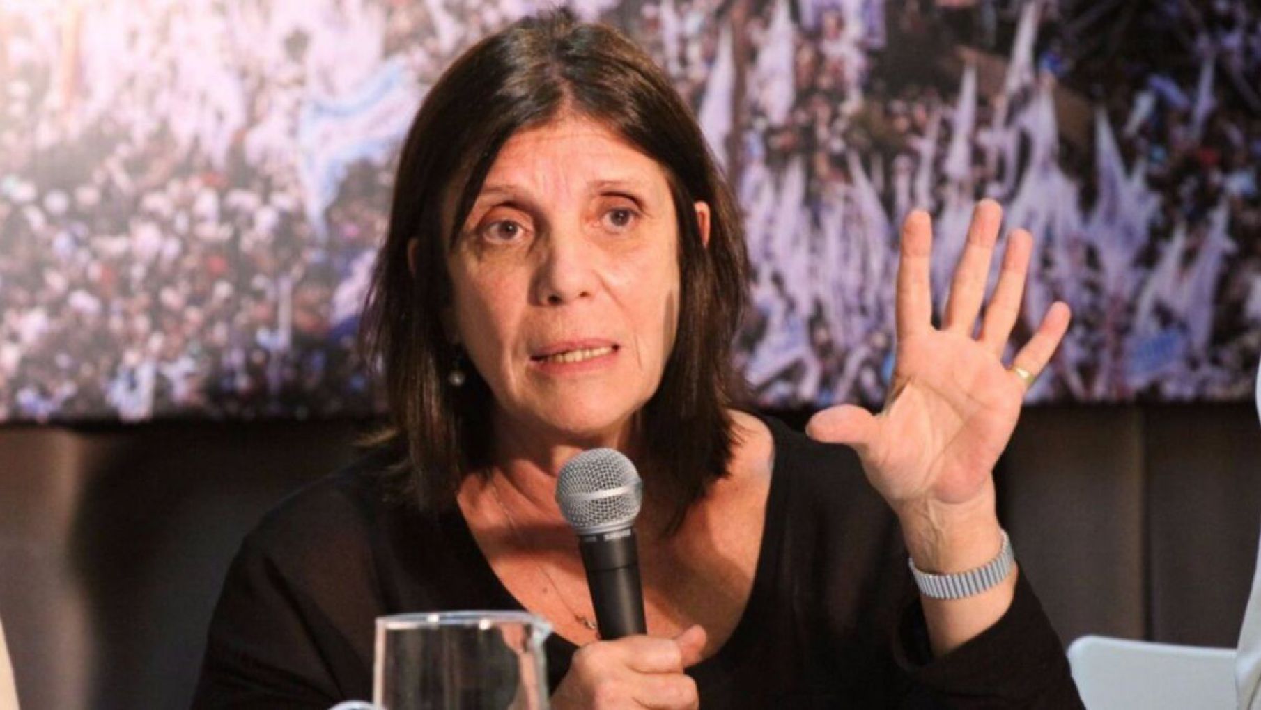 Teresa García advierte sobre "malversación y un mal uso de la tierra pública"