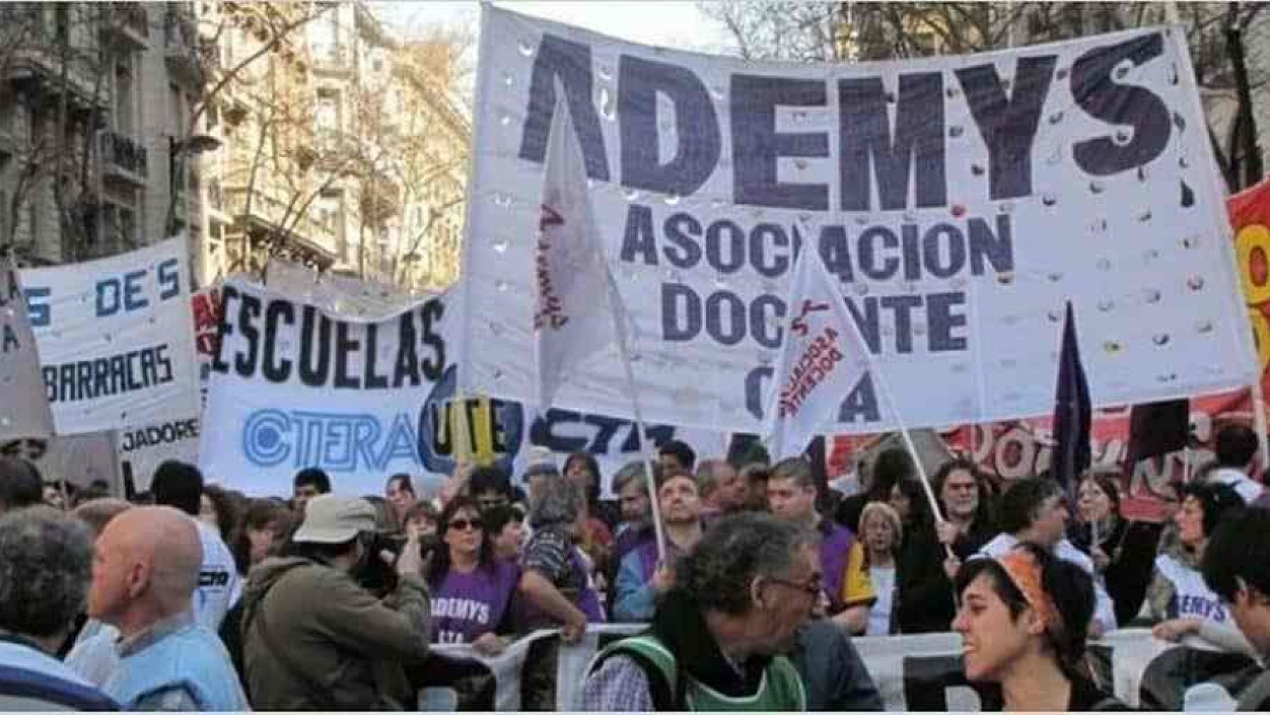 Los docentes de Ademys rechazan la vuelta a clases presenciales en febrero