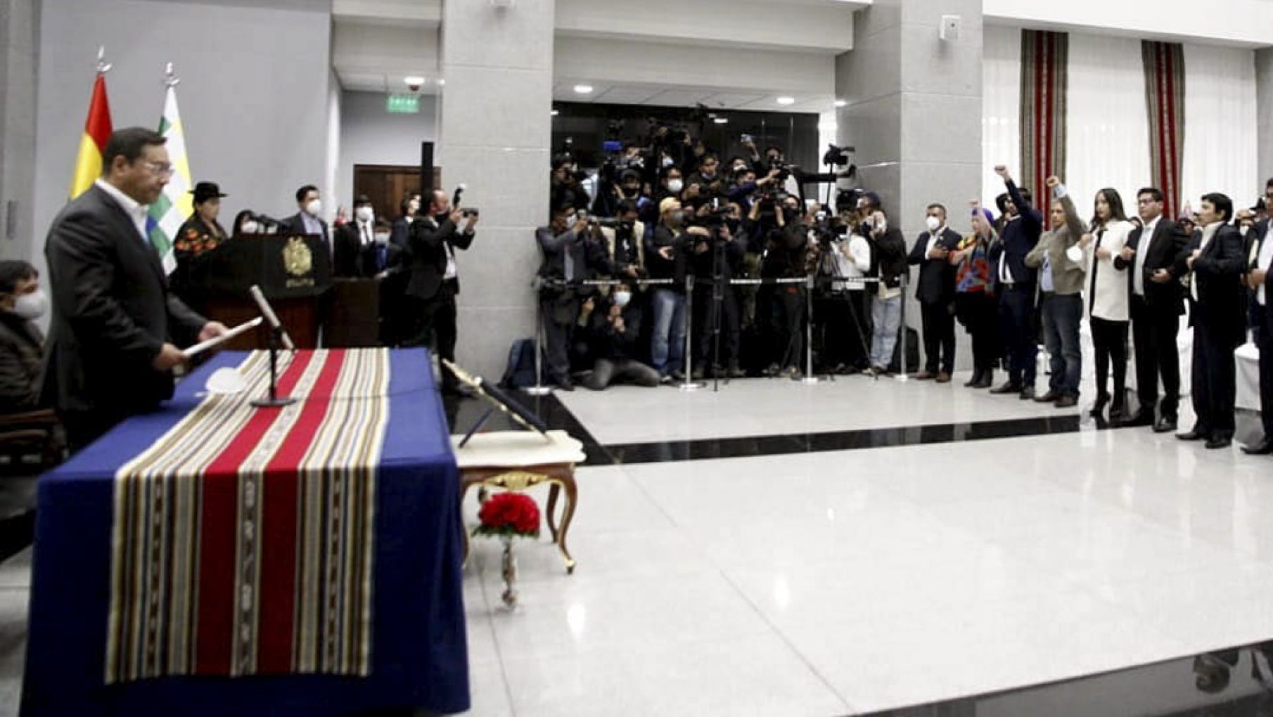 Arce dijo que Bolivia está en una "patética situación" económica