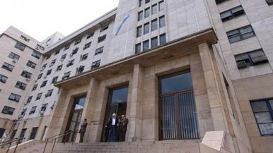 Comienza el trámite para cubrir las vacantes de Bruglia y Bertuzzi