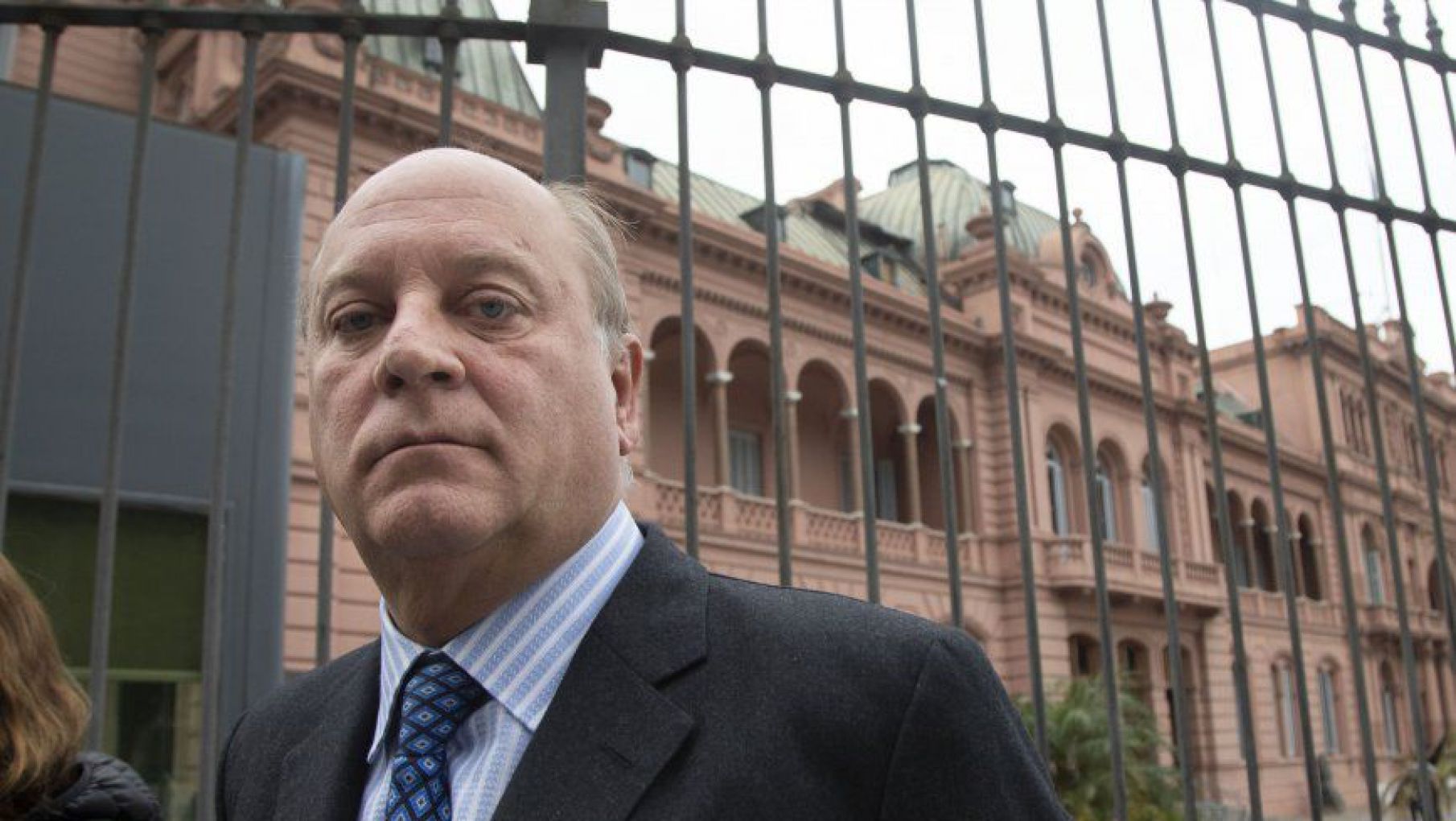 Cabrales, a favor del impuesto siempre y cuando sea "por única vez"