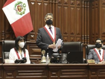 El centrista Sagasti será el cuarto presidente de Perú en menos de tres años