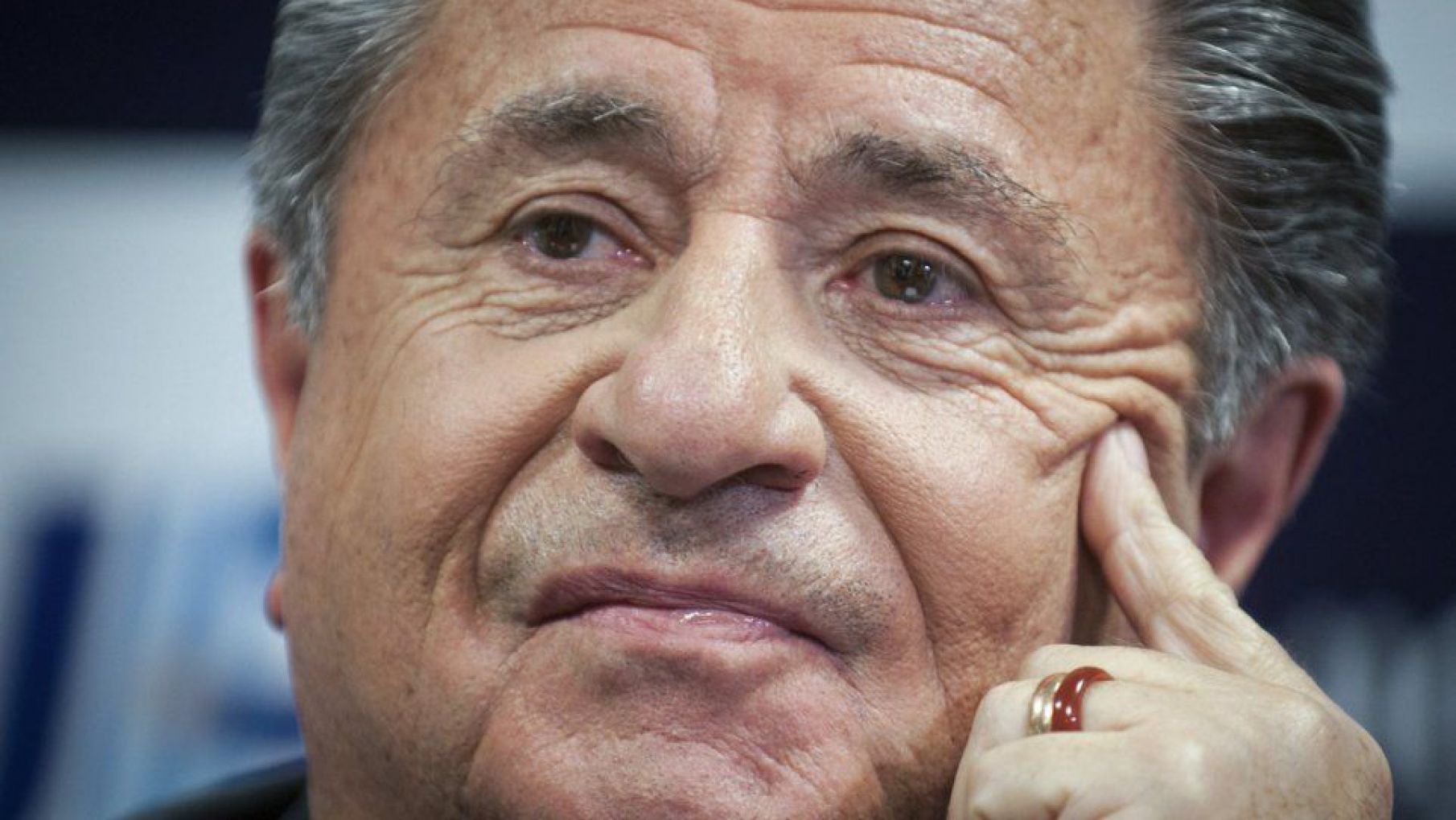 Para Duhalde, "no se debe perder el tiempo con el tema del aborto"