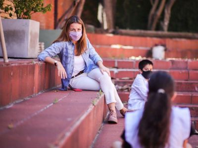 Acuña insiste: "La escuela es un lugar para enseñar a pensar, no para hacer militancia"