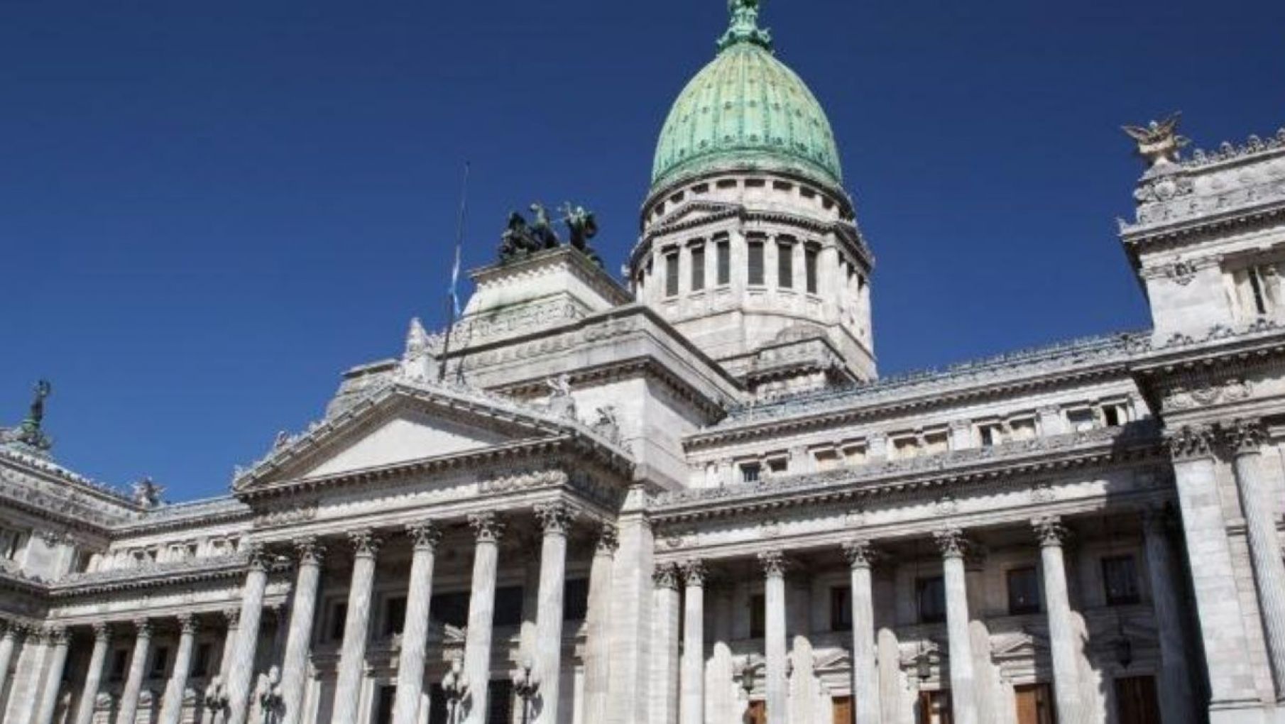 Senadores y diputados también se sumaron al eco de despedidas a Diego Armando Maradona