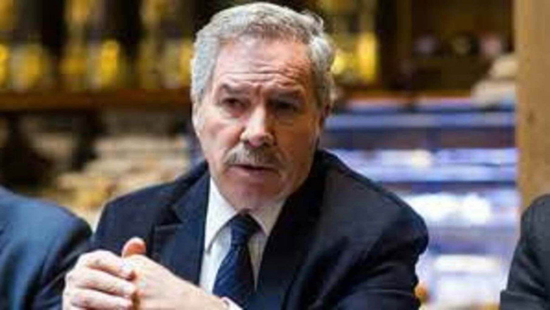 Enojo en el Gobierno por los dichos de Solá sobre la charla con Biden