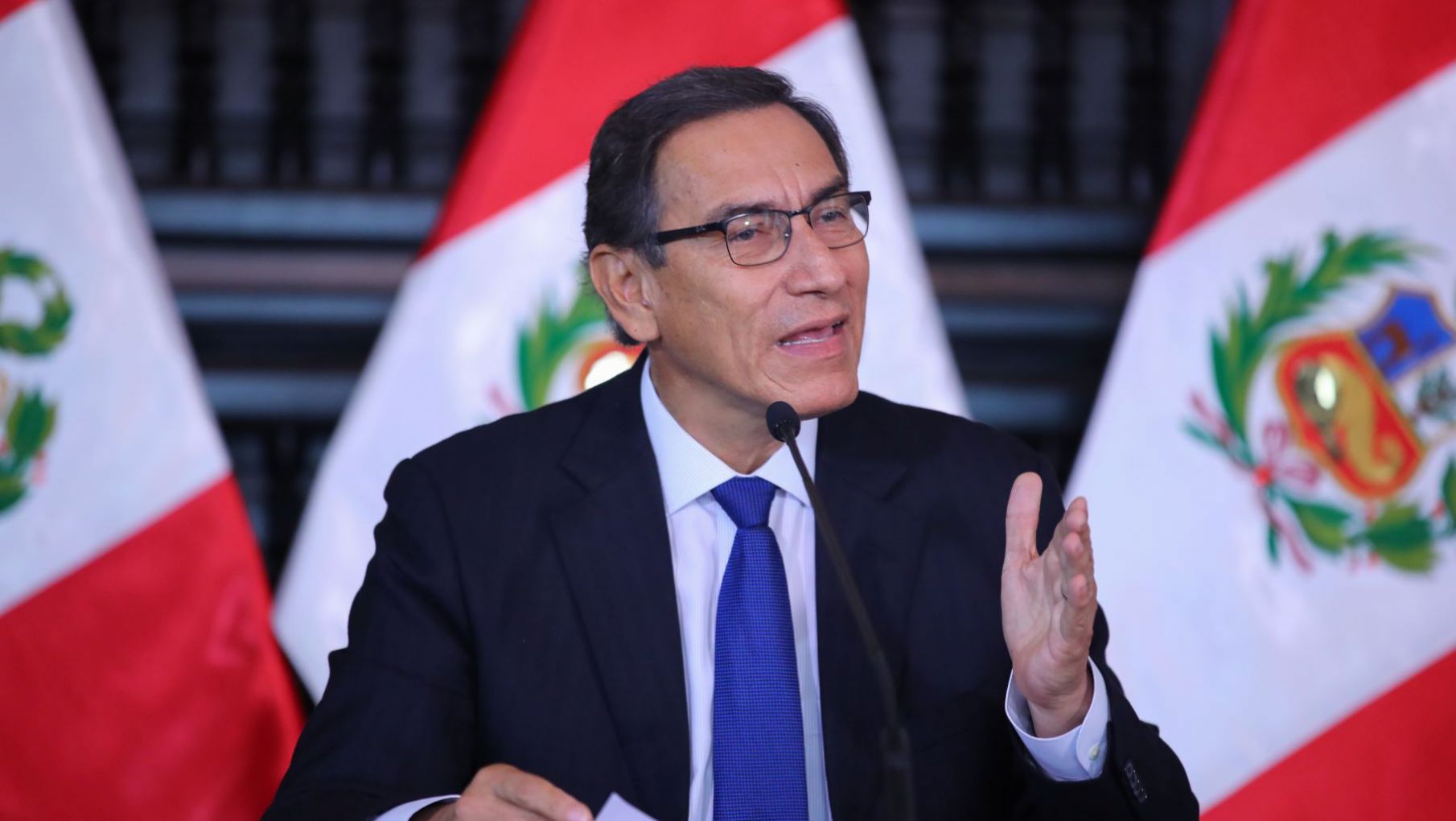 Acusan a Vizcarra de "liderar una organización criminal" en Perú