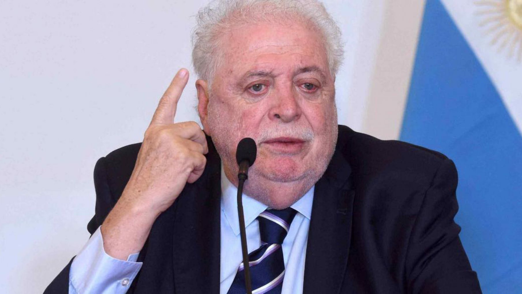 La ANMAT autorizó con "carácter de emergencia" el uso de la vacuna Sputnik V en la Argentina