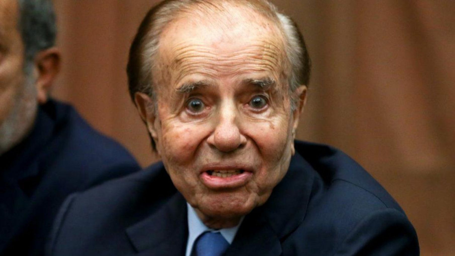 Carlos Menem se encuentra en coma inducido tras sufrir una falla renal