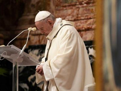 El Papa Francisco volvió a rechazar el aborto luego de su aprobación en el Senado