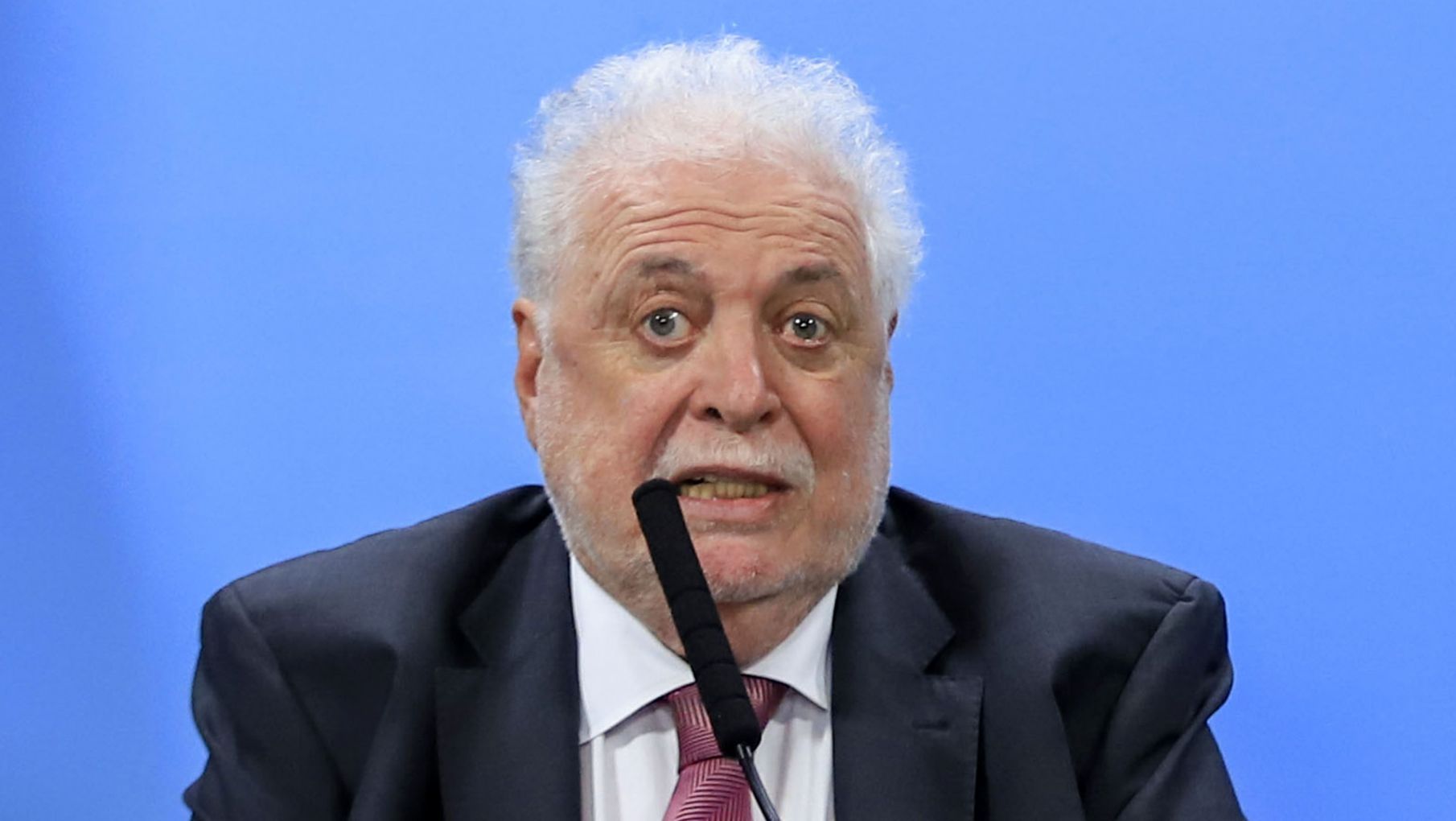 El ministro de Salud instó a "no tenerle miedo a la vacuna" rusa