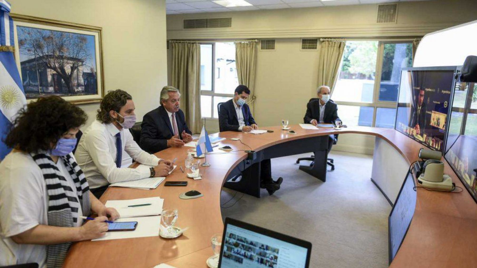 El Gobierno prohibirá la circulación nocturna hasta que bajen los contagios en todo el país