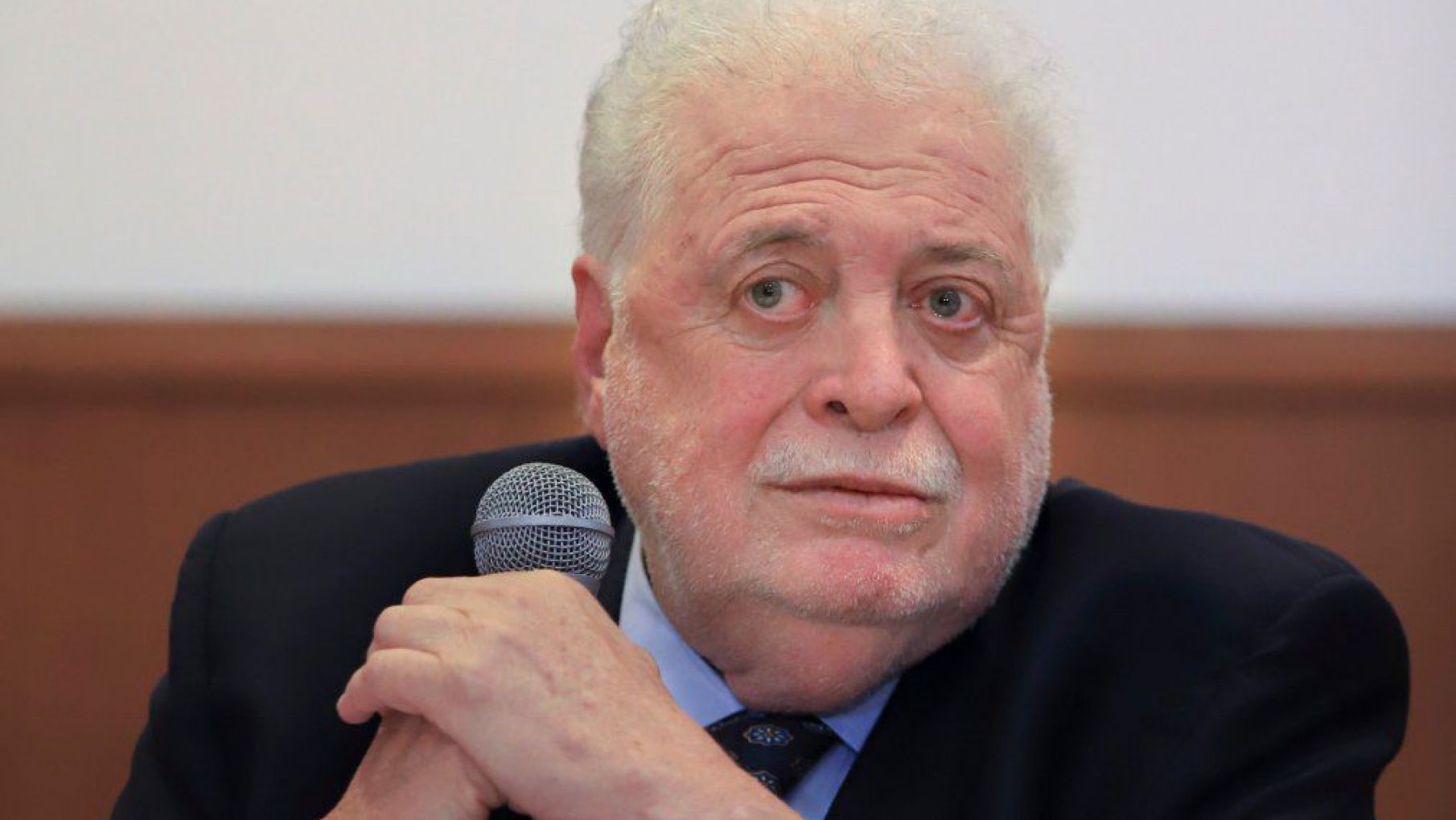 Ginés advirtió sobre el "alto riesgo" epidemiológico que existe en el país