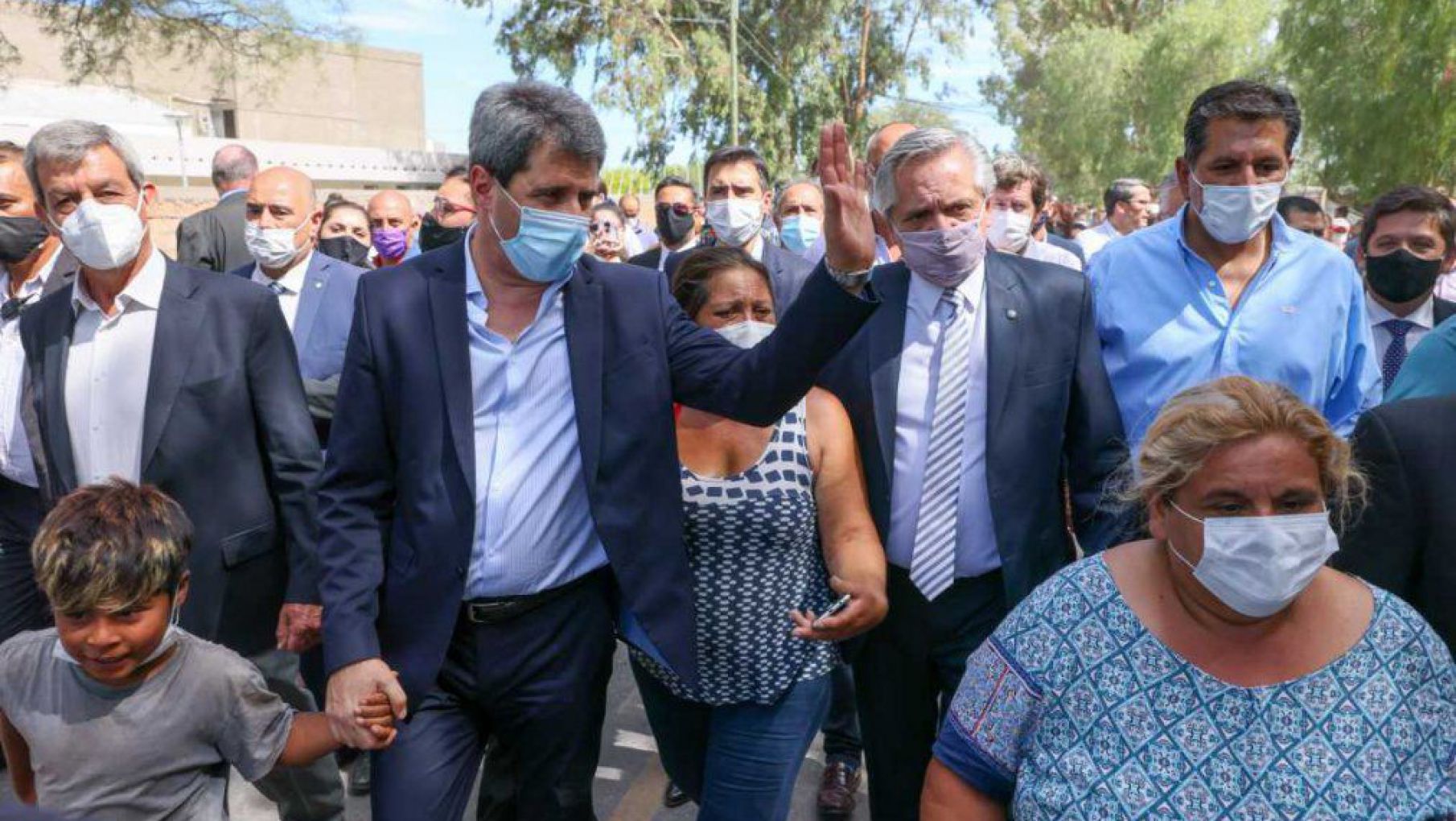 Alberto Fernández recorrió junto a Sergio Uñac las zonas afectadas por el terremoto