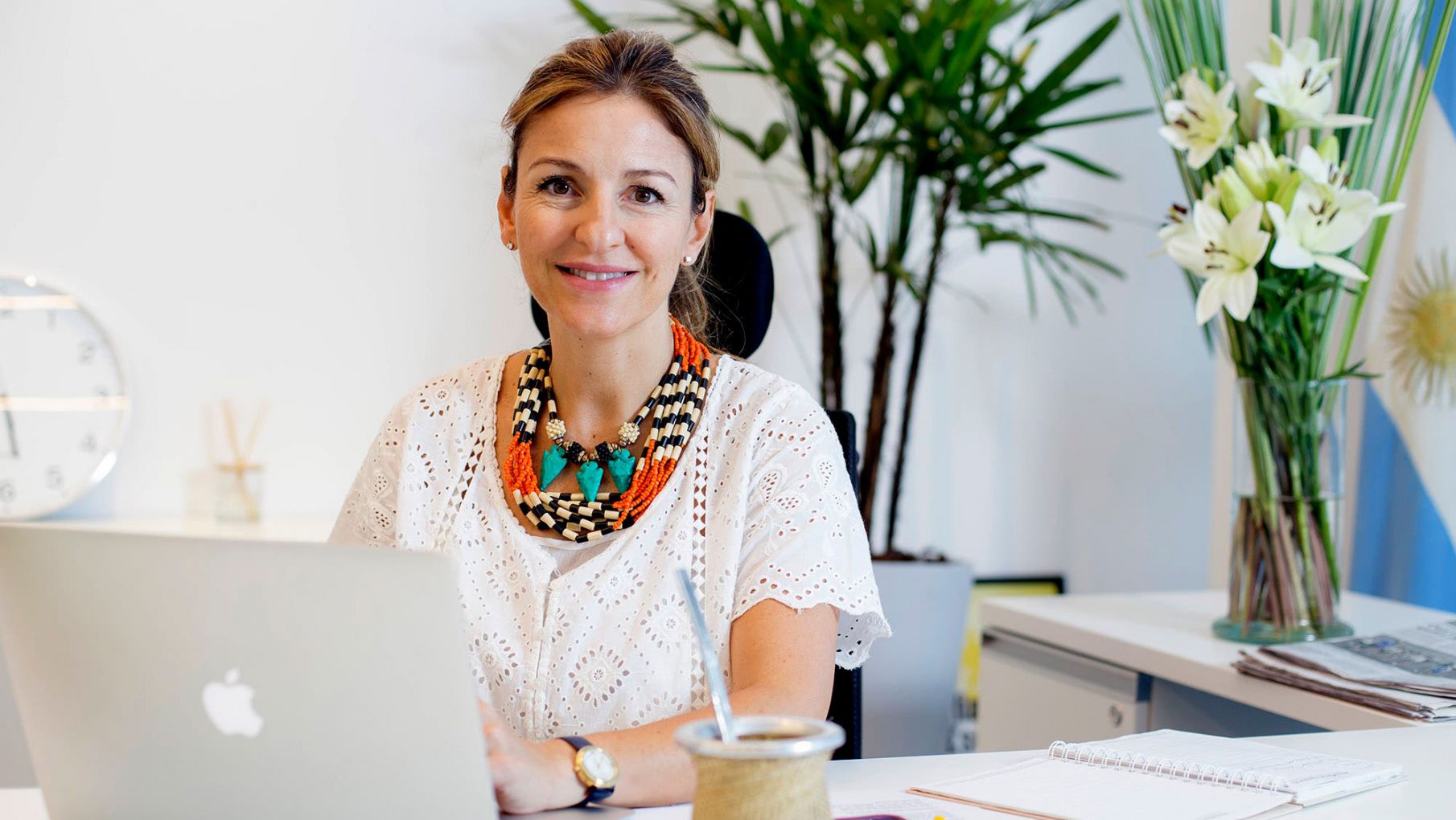 Acuña redobla la apuesta: "Al docente que no trabaja se le descontará el día"