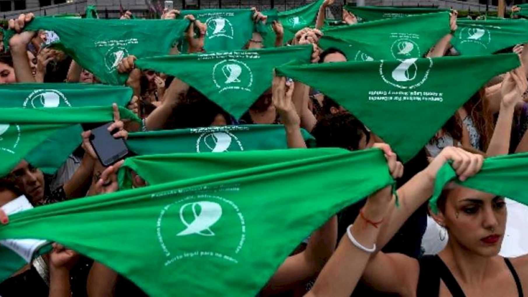 Una jueza suspendió la ley de aborto en Chaco y una senadora la tildó de "descerebrada e irresponsable"