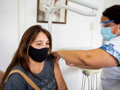 Minimizan el impacto del retraso de las entregas en el plan de vacunación