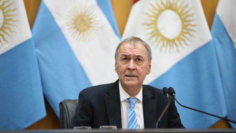 Schiaretti prometió vacunar al 70% de la población de Córdoba