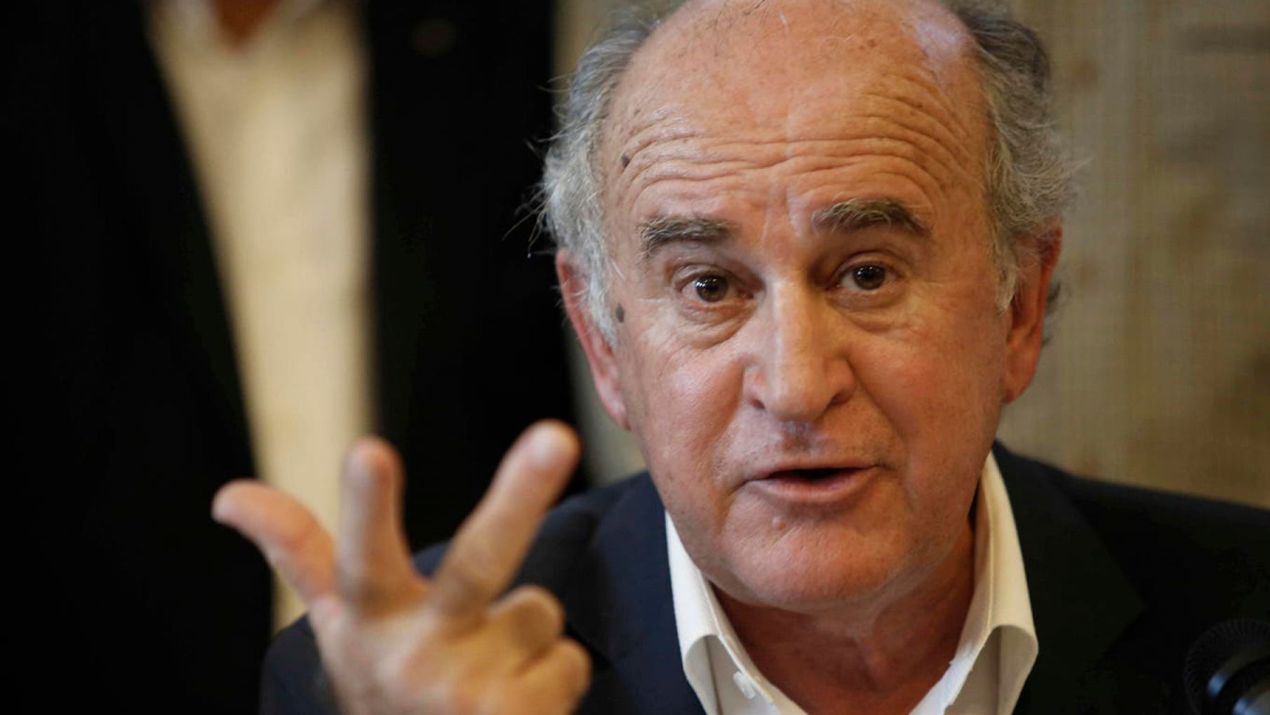 Parrilli vs. Duhalde: "Cada tanto se le salen los patitos de la fila"