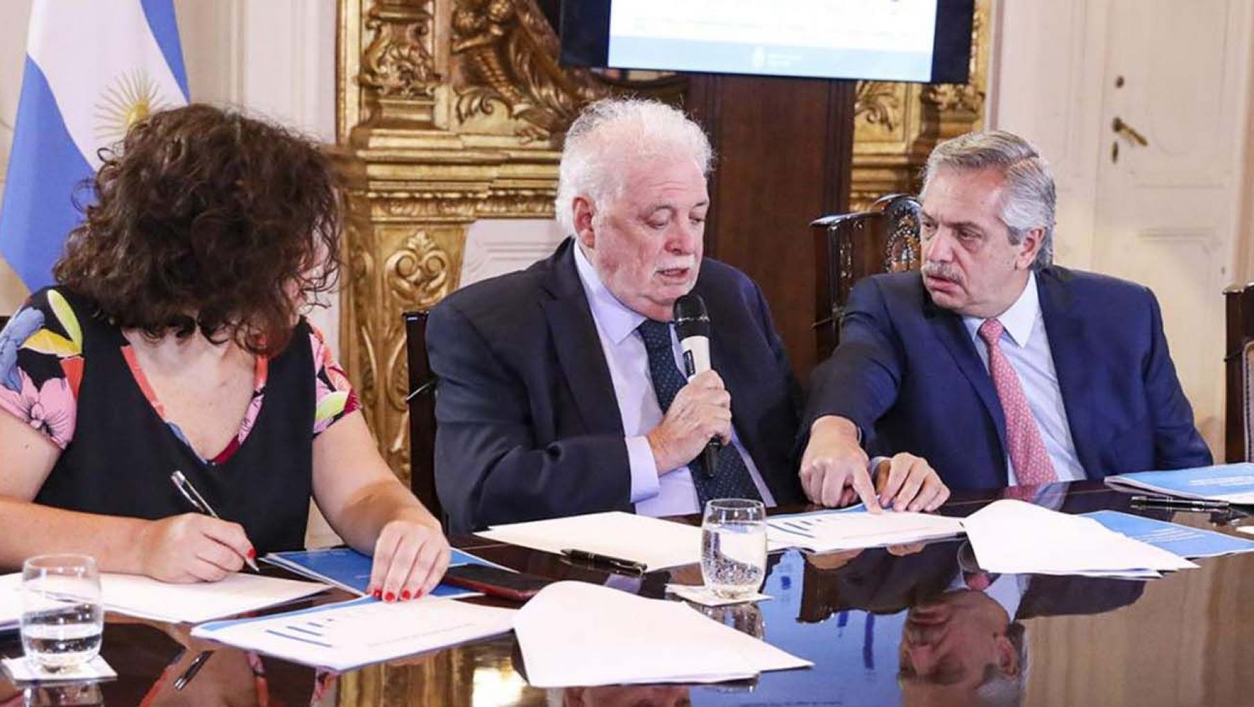 Pese a haberlo echado del Ministerio de Salud, Alberto Fernández defendió la gestión de Ginés