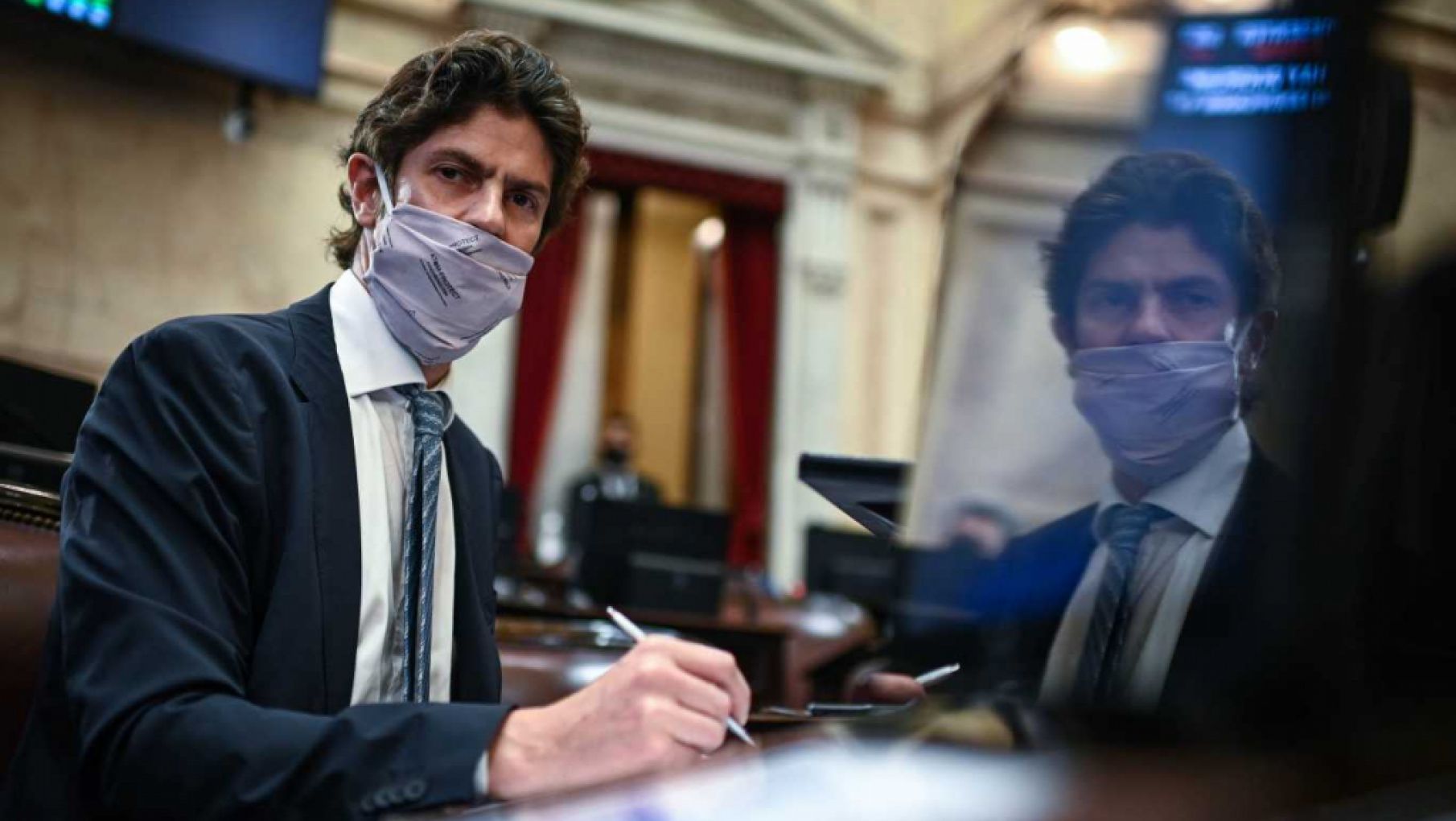 Para Lousteau, es un caso más de "apropiación permanente del Estado"