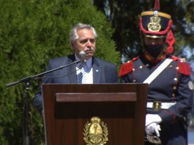Alberto Fernández: "Cuando quieren hacerme claudicar, yo pienso en San Martín"
