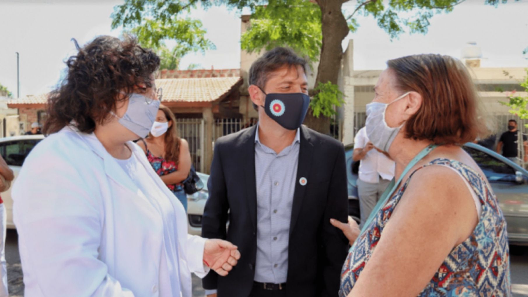 Kicillof se mostró con Vizzotti y afirmó que la vacunación "le está cambiando la vida a mucha gente"