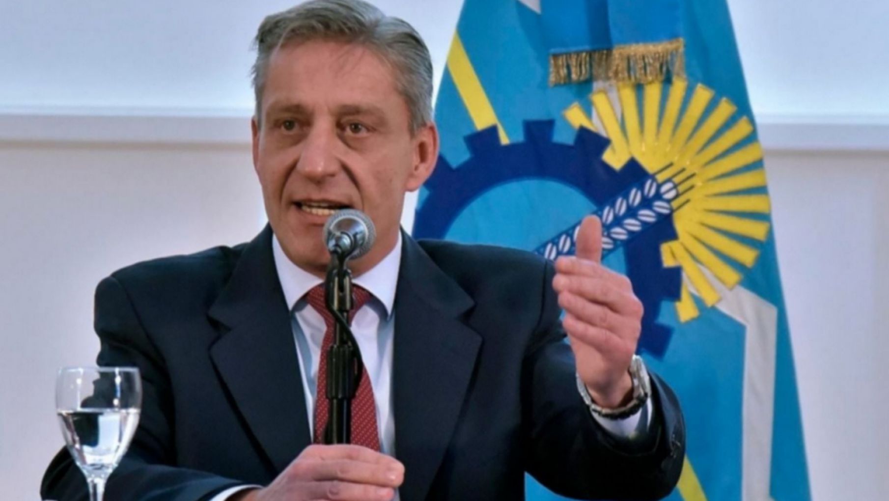 De Pedro responsabilizó al gobernador Arcioni por el ataque que sufrió el Presidente