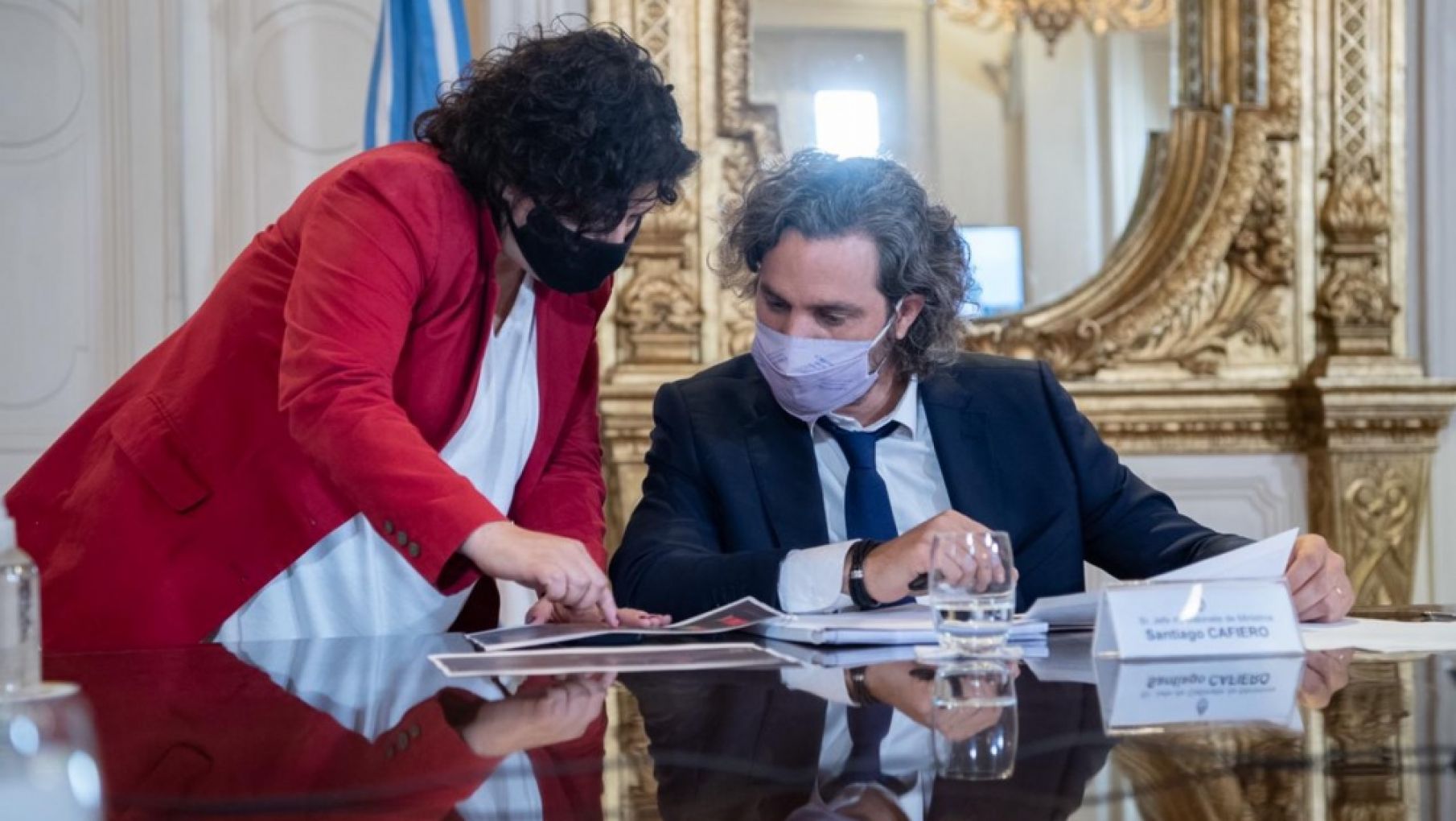 El comité de expertos recomendó al Gobierno aplicar más restricciones