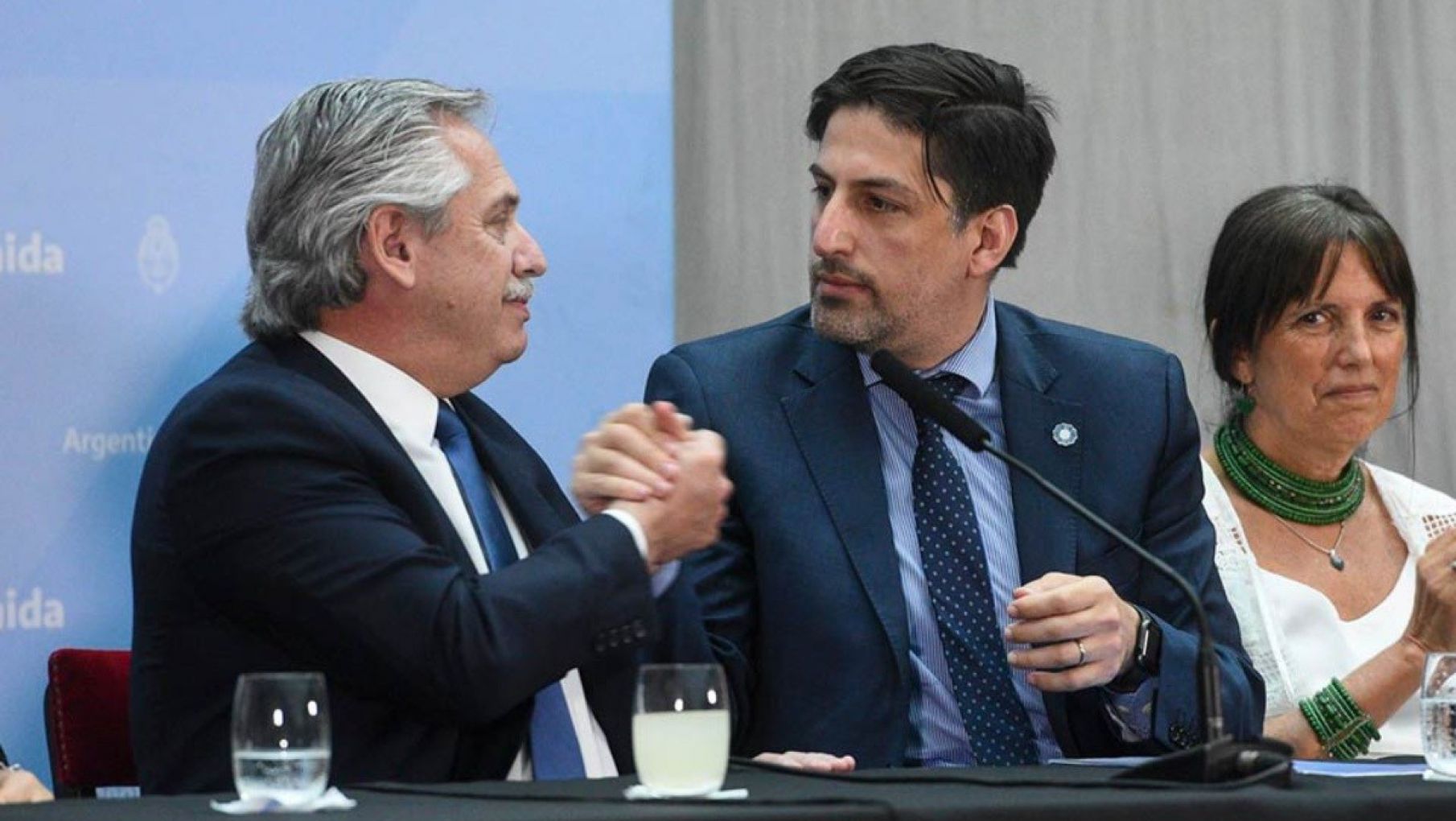 Alberto Fernández reconoció que no consensuó con Trotta la decisión de suspender las clases presenciales