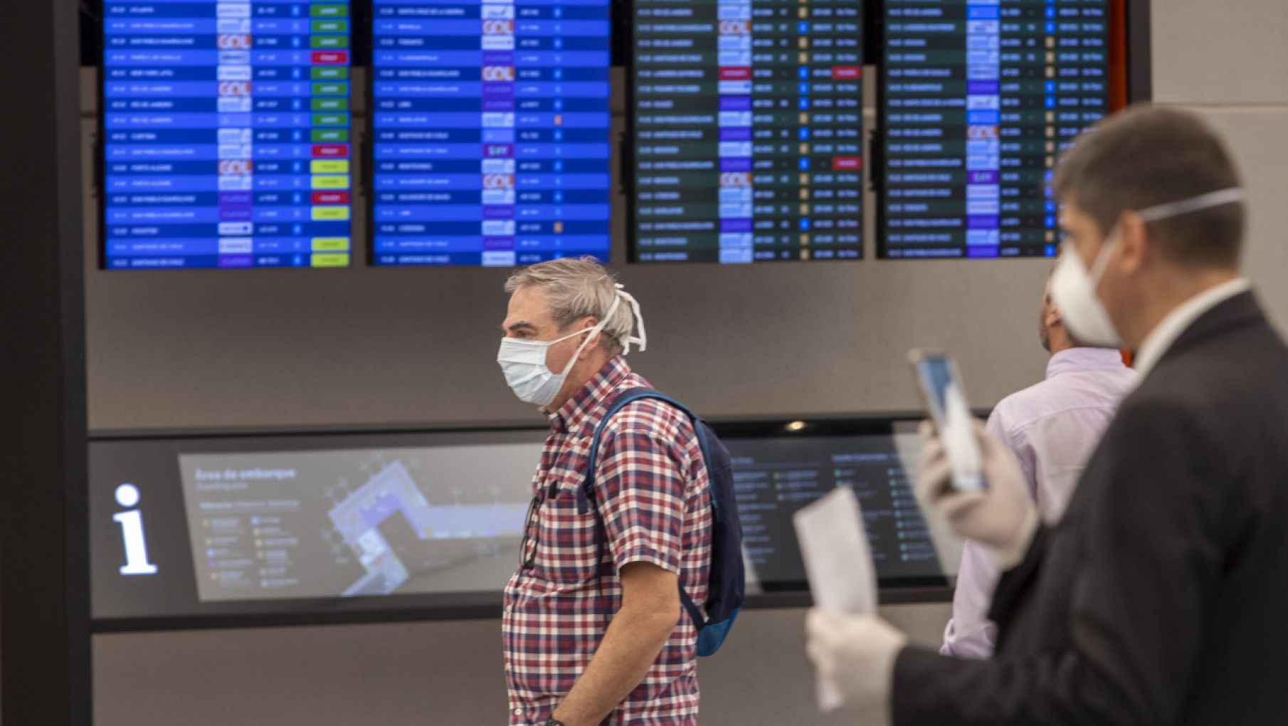 Denunciaron ante la Justicia a la empresa que realiza los testeos en Ezeiza