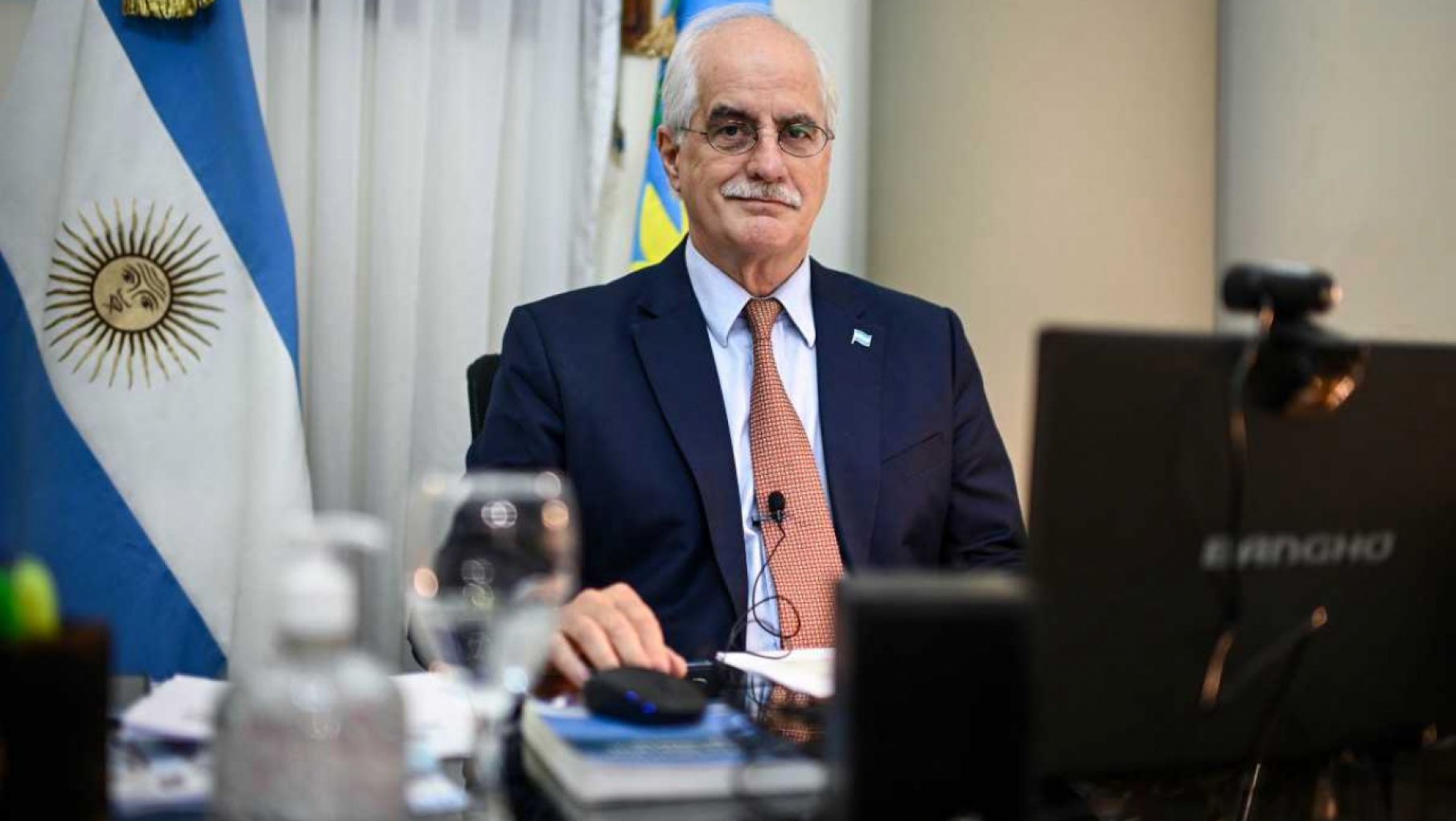 Taiana: "Como peronista, eso de Juan Domingo Biden no me gusta"