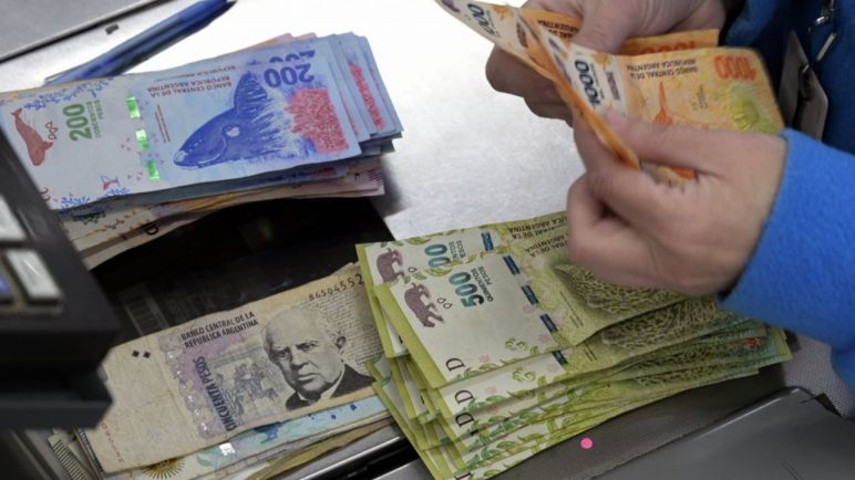 El salario mínimo de la Argentina en dólares es uno de los más bajos de América Latina