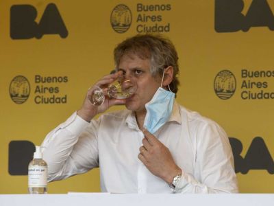 El jefe de Gabinete porteño y otros dos funcionarios fueron internados por Covid