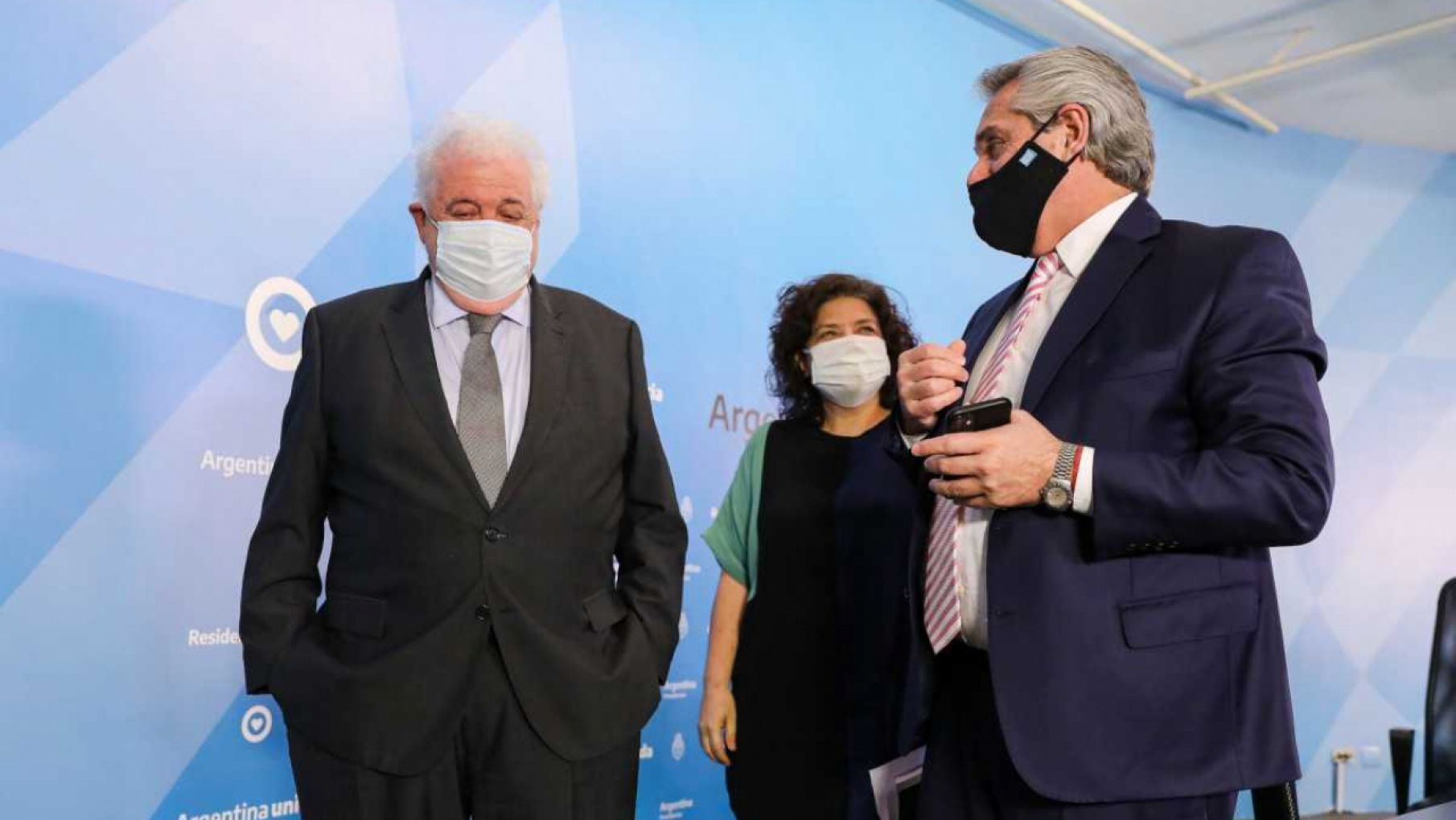 Juntos por el Cambio presentó una denuncia para investigar al Gobierno por la compra de vacunas