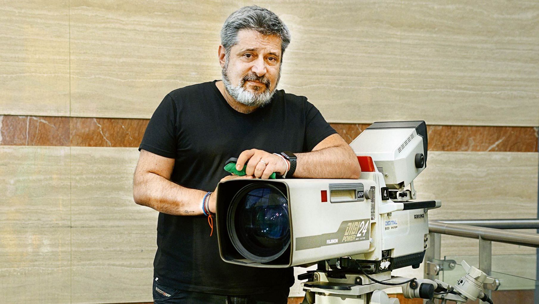 La Justicia estadounidense ordena restituir Canal 9 al empresario mexicano González González