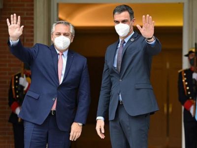 El Presidente recibe a Pedro Sánchez en Casa Rosada para fortalecer la relación bilateral