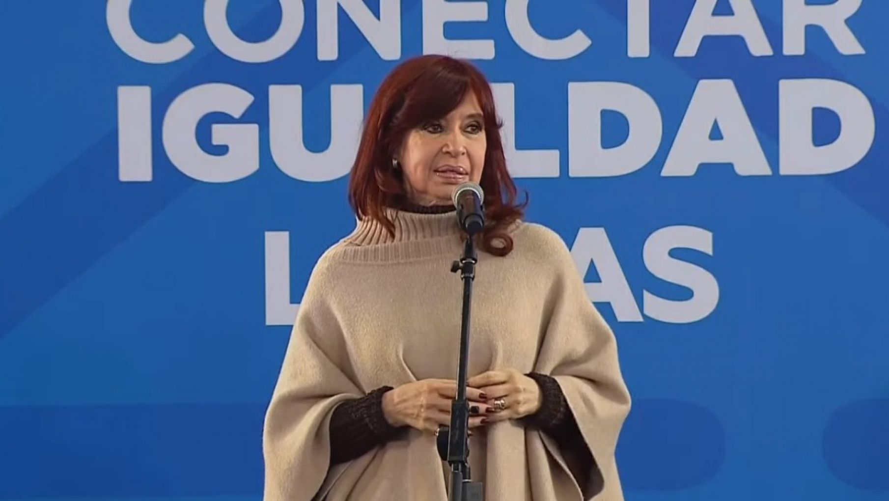 Cristina pide un debate "serio" a los responsables de la deuda con el FMI para no generar más "hambre"
