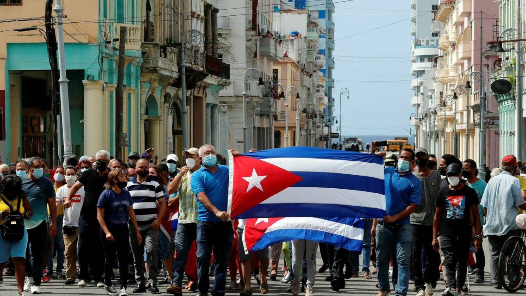Confirman la muerte de un manifestante y denuncian más de 100 detenciones