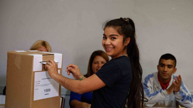 Casi 900 mil adolescentes podrán votar este año y representan el 2,51% del padrón Nacional