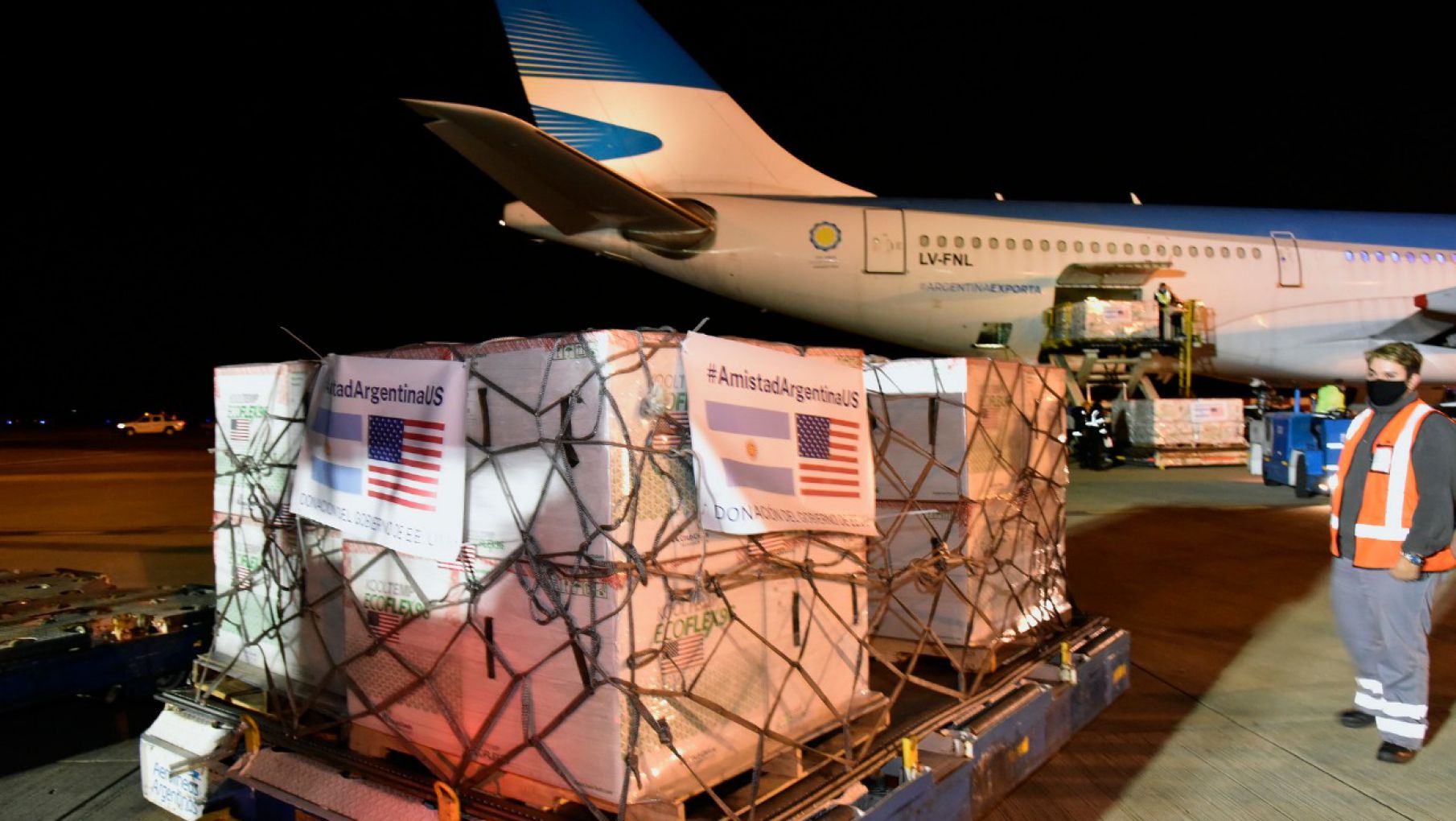 Se difundió el costo de los vuelos que trajeron las vacunas donadas por EEUU