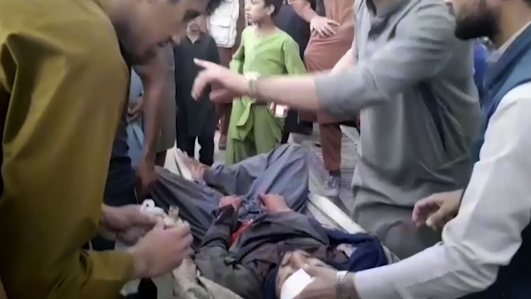 ISIS: Ataques suicidas provocan un caos en el aeropuerto de Kabul