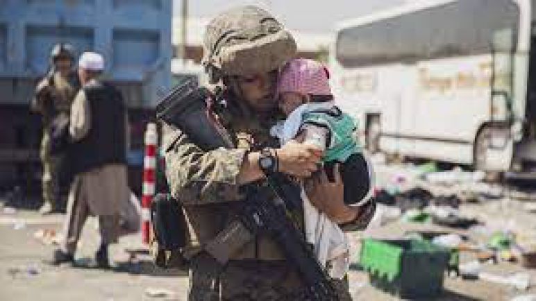 Un ataque de EEUU con blanco en un auto con explosivos, deja un saldo de 9 muertes