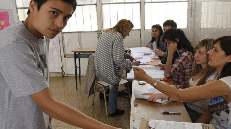 Voto joven: ¿Cómo intentan captarlo ?