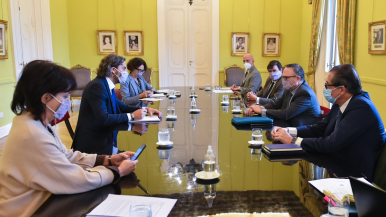 El Gobierno retomaría subsidios como el IFE  