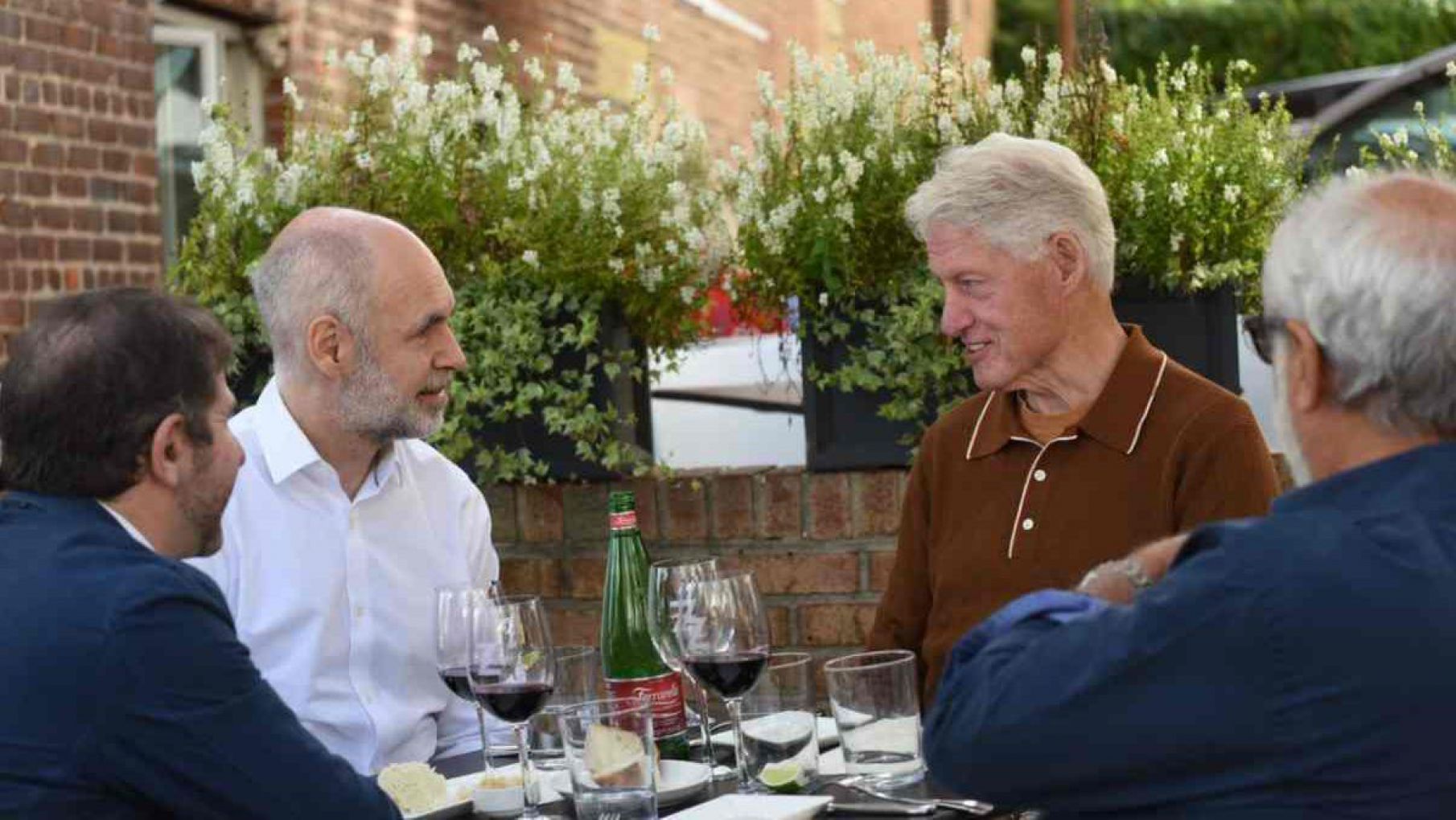 Larreta almorzó con Clinton en Nueva York y estrecha lazos con el ala demócrata