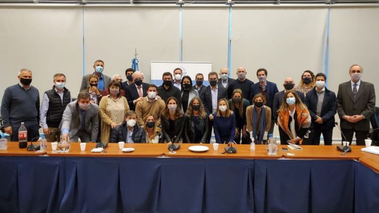 Diputados de la oposición pidieron que Manzur vaya al Congreso a brindar su primer informe