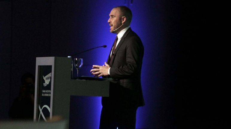 Guzmán aseguró que "no vamos a hacer ningún salto devaluatorio"