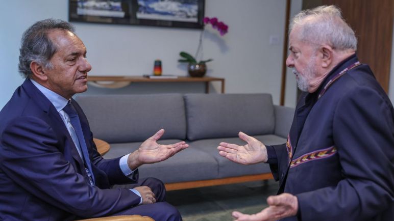 Scioli visitó a Lula y mantuvo una reunión con representantes de la industria brasileña